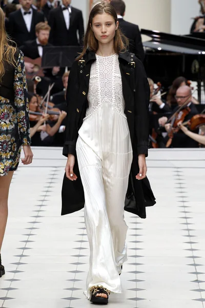 Look 49